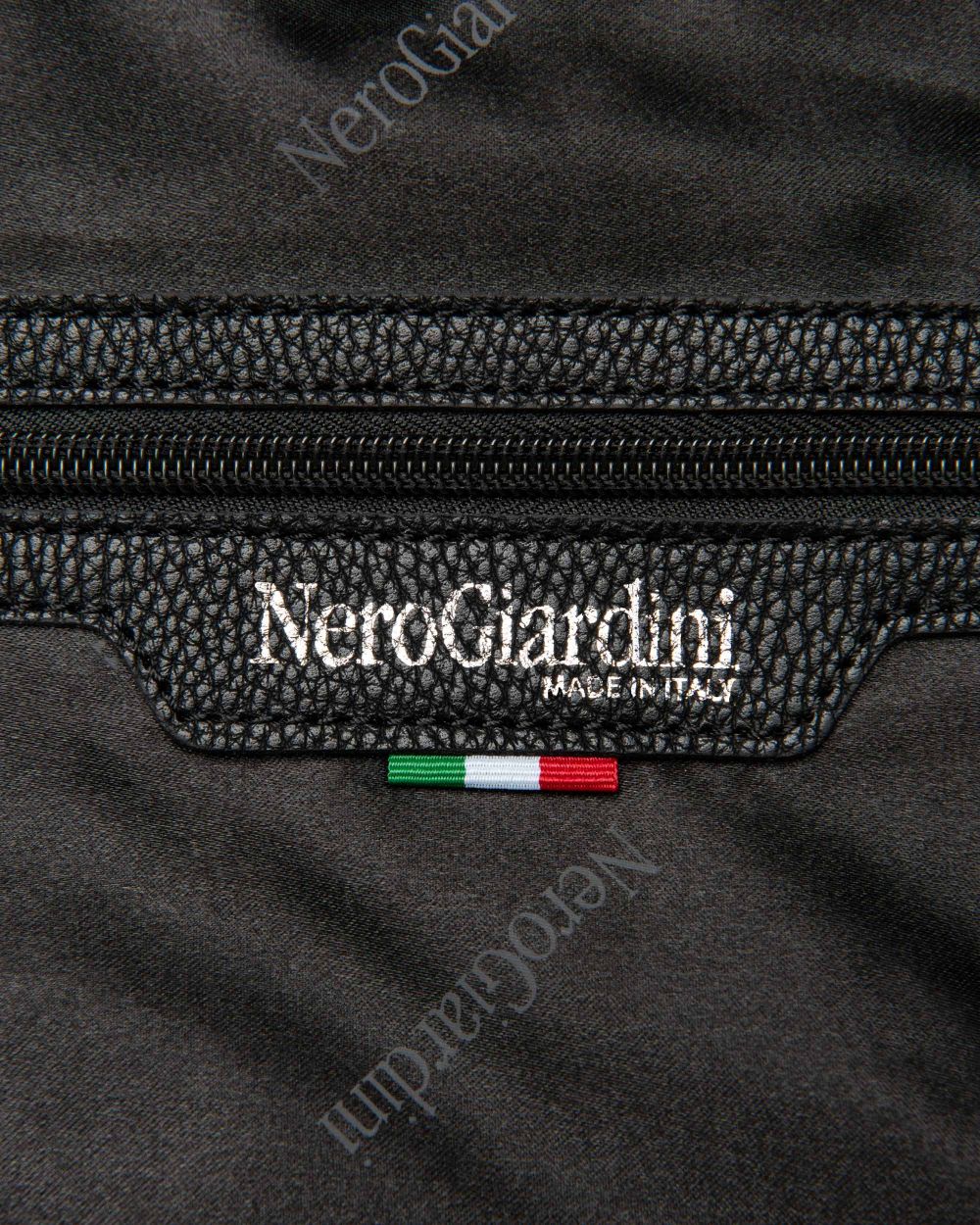 Nero Giardini I544082D Borsa a Tracolla da Donna in Materiale Tecnico