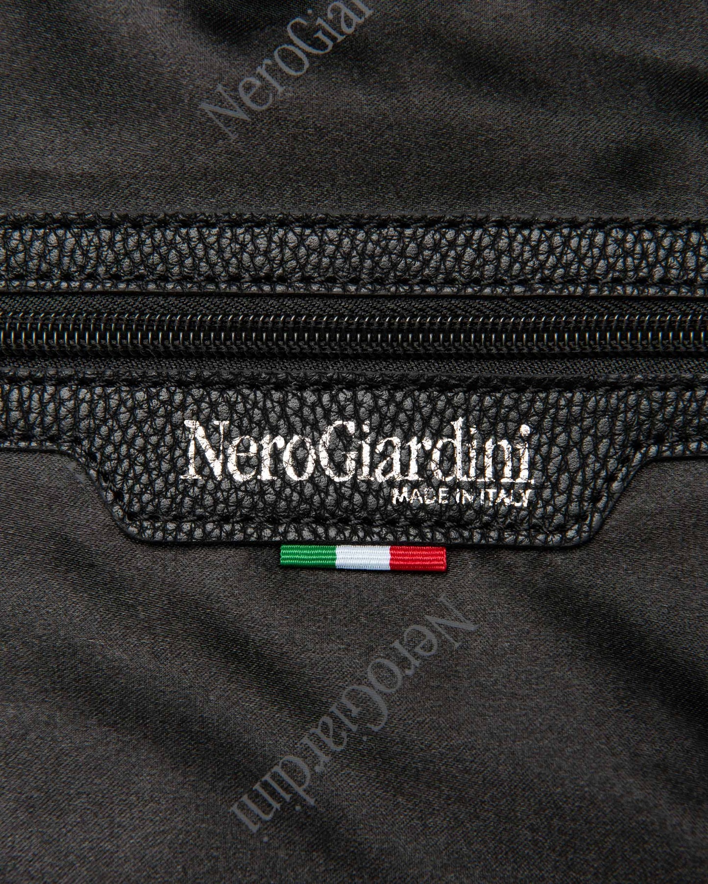 Nero Giardini I544082D Borsa a tracolla da donna in materiale tecnico