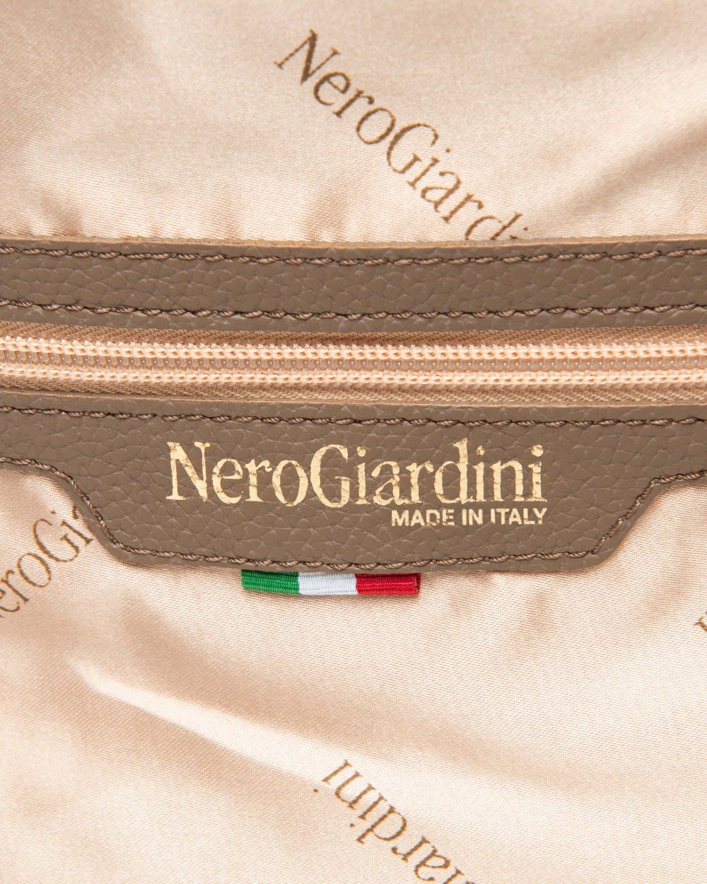 Nero Giardini I544082D Borsa a Tracolla da Donna in Materiale Tecnico