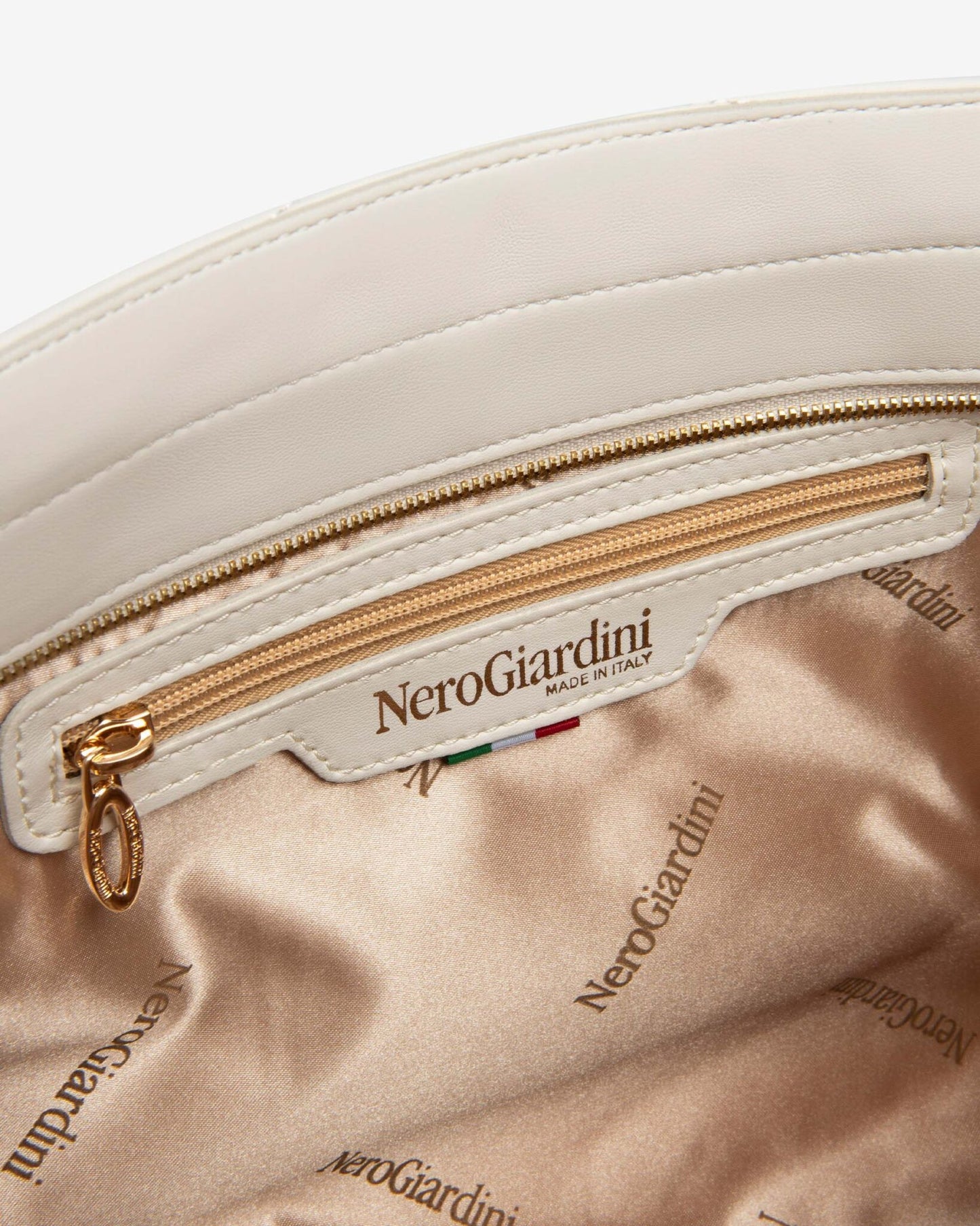 Nero Giardini E443772D borsa a spalla da donna in materiale tecnico nero o latte