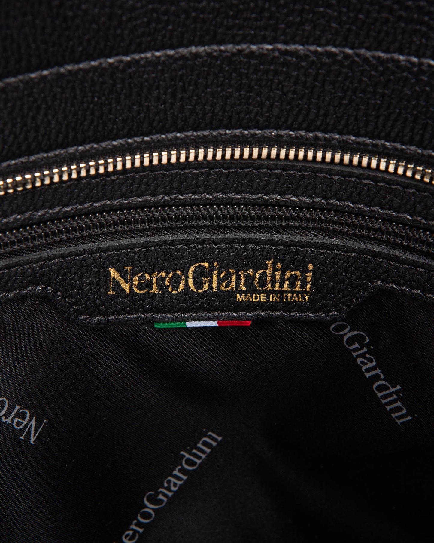 Nero Giardini I443840D Borsa tote da donna in materiale tecnico moro o ecrù