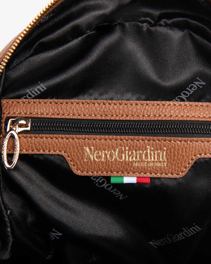 Nero Giardini I443861D Zainetto da donna in materiale tecnico nero o cuoio