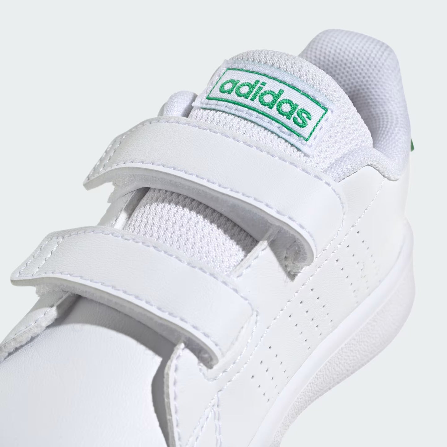 Adidas GW6500 Scarpe Advantage Lifestyle Court Due con chiusura a strappo Scarpe Advantage Lifestyle Court Due con chiusura a strappo